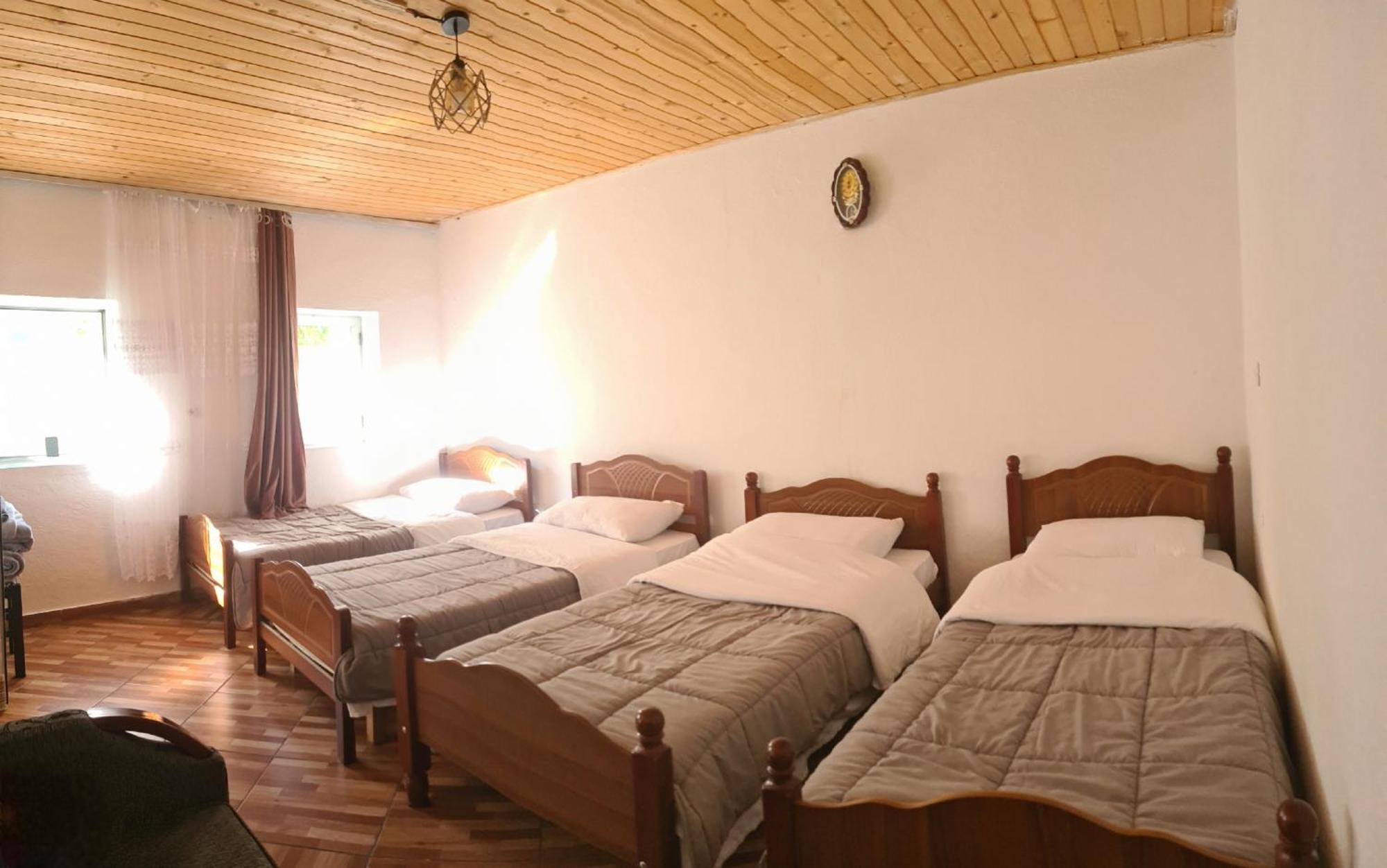 Guest House Emanueli Tropoje Exterior photo